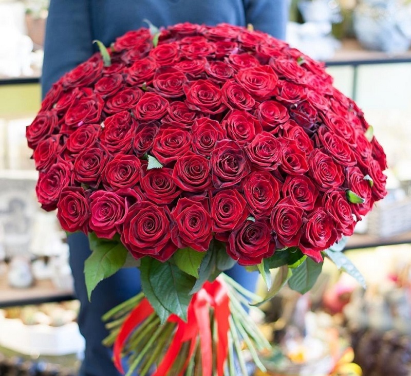 Розы с доставкой на дом