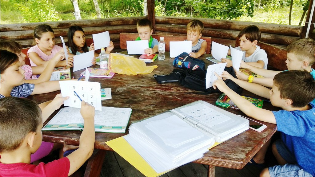 Стоит ли отправлять ребёнка в детский лагерь