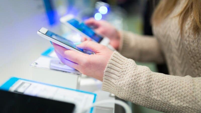 Теперь боюсь за свой айфон купленный в ЭППЛ РУС