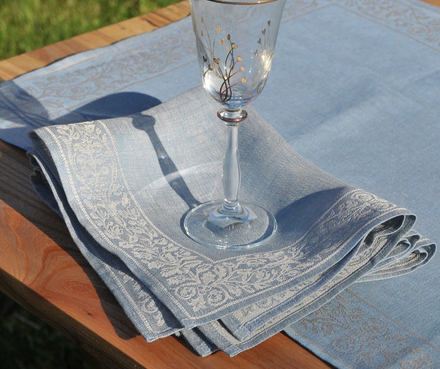 «Роскошь в простоте» - как льняные салфетки могут украсить ваш стол
