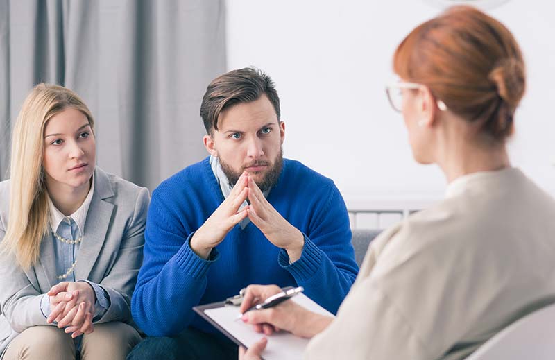 Когда необходимо обратиться к семейному психологу