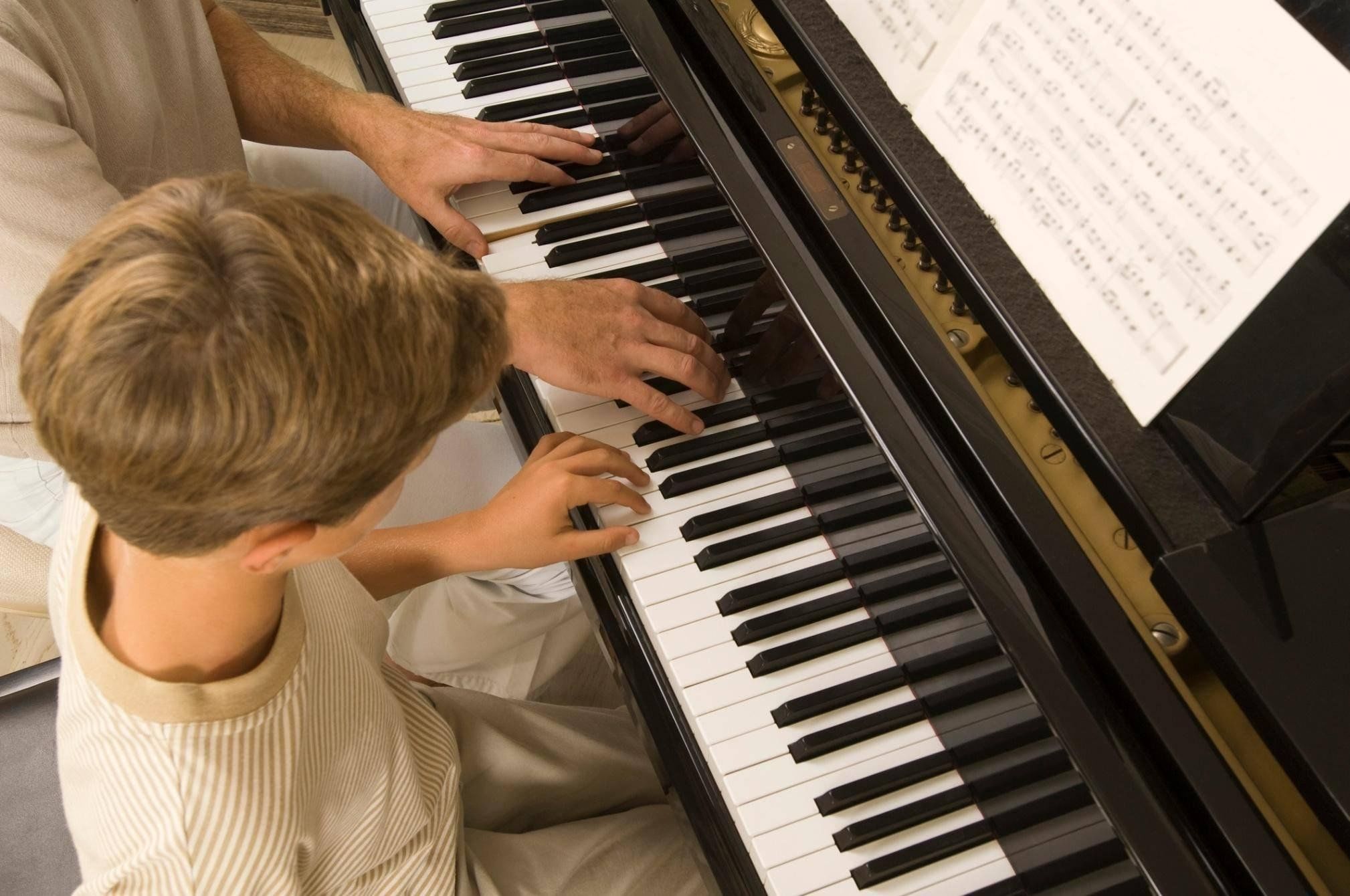 Музыкальное Путешествие: Уроки Фортепиано и Их Значимость