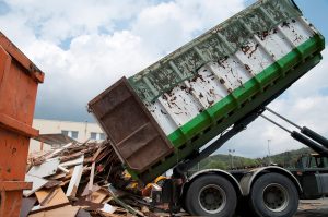Вывоз крупногабаритного мусора: как избавиться от ненужных вещей без проблем