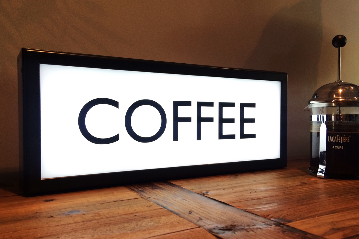 Изготовление рекламных конструкций: привлечение внимания к вашему бренду