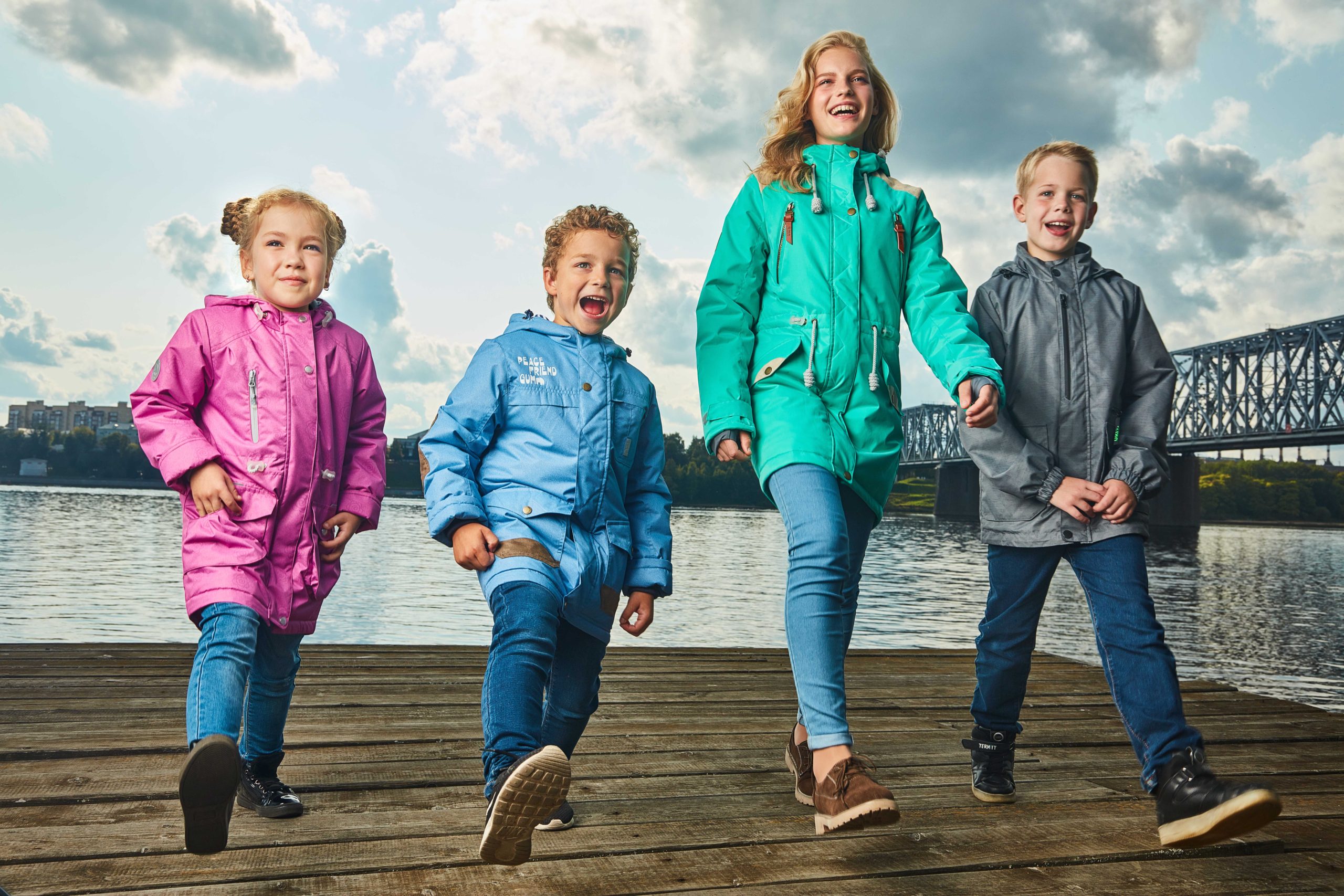 Стильные и теплые: Как выбрать качественную верхнюю одежду для детей?