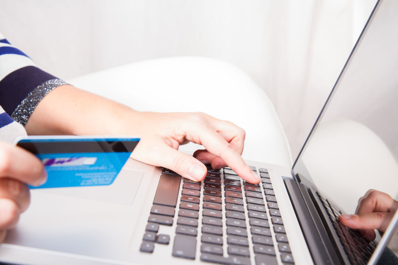 Взять деньги в долг: МФО vs банк