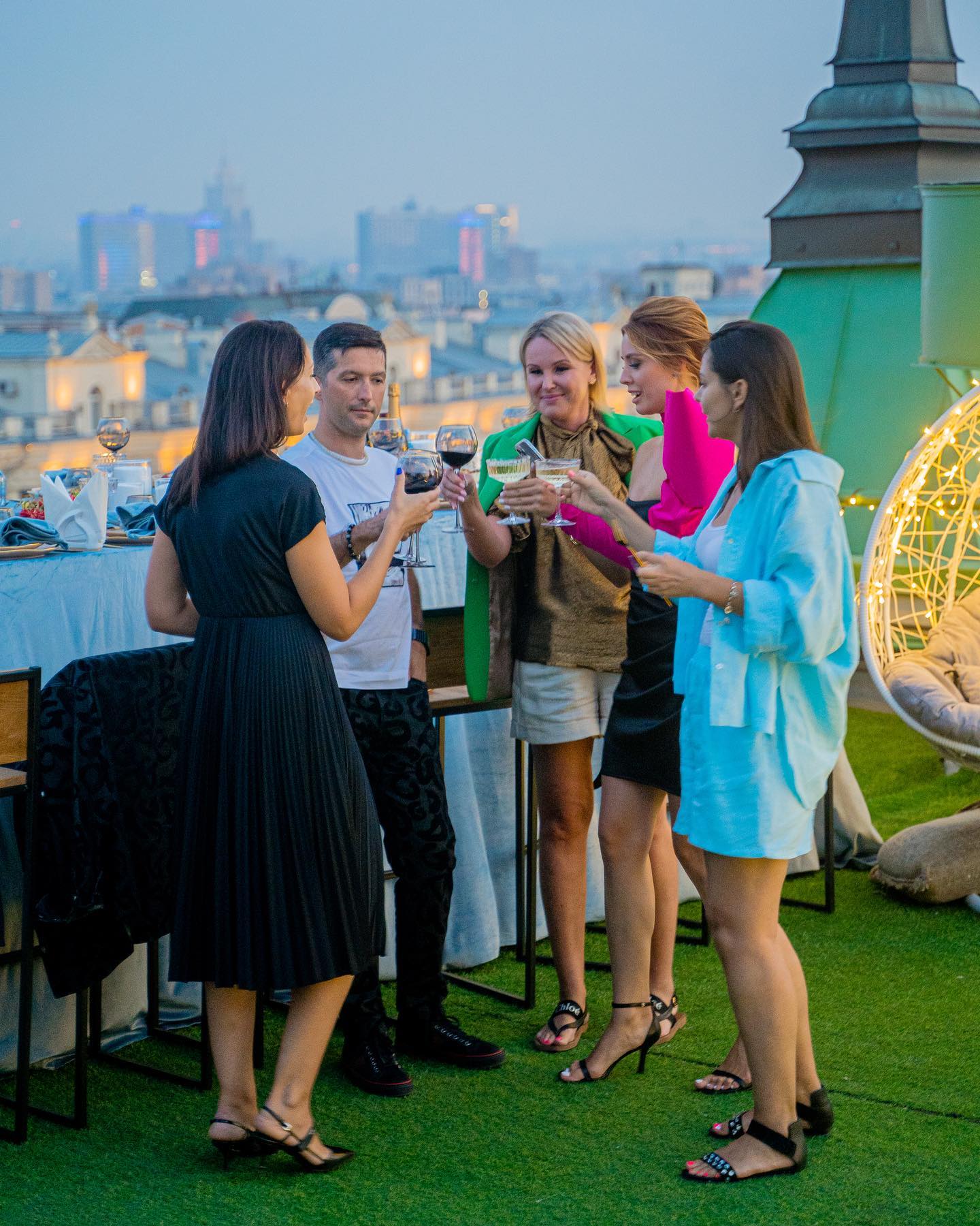 Фотосессии на крыше: запоминающиеся кадры на высоте