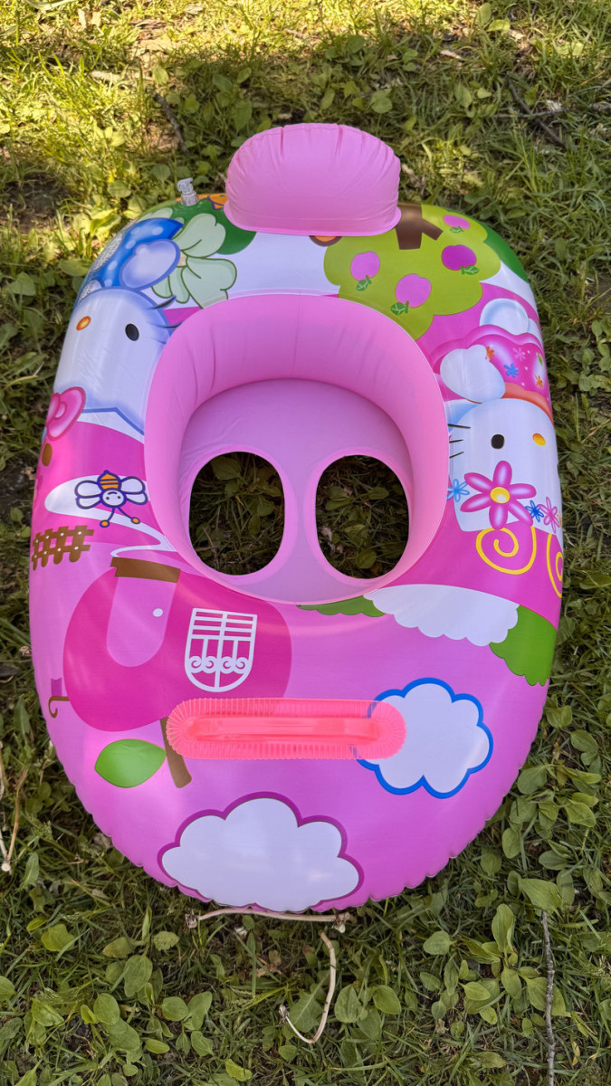 Надувные игрушки для плавания: безопасный и яркий отдых на воде