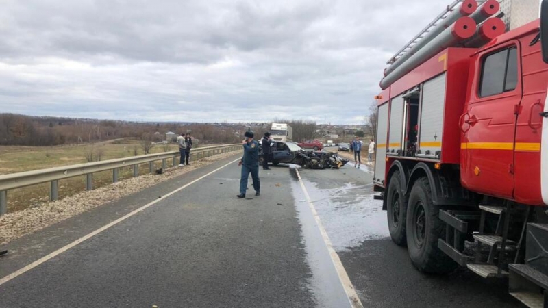 Три человека погибли в ДТП под Саратовом, пострадал ребенок