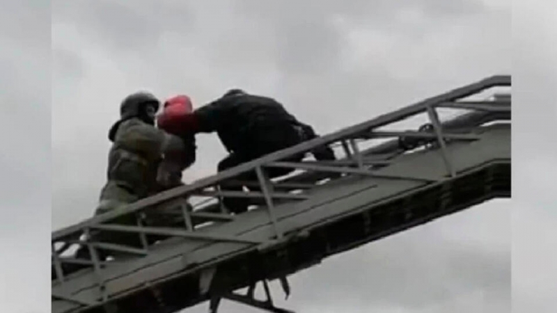 Задержана мать, бросившая четверых голодных детей взаперти