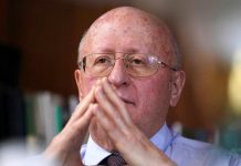 Гинцбург раскрыл подробности иммунизации детей назальной вакциной