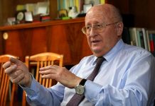 Гинцбург: Вакцинация подростков от COVID может начаться в декабре