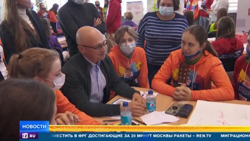 Кириенко поддержал создание центра подготовки учителей младших классов