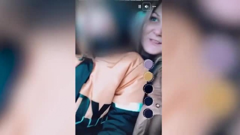 Мать-депутат посадила сына за руль авто на заснеженной дороге