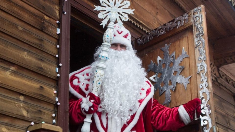 Новогодняя почта Деда Мороза заработала в Москве