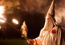 Подростки нарядились ку-клукс-клановцами и напали на чернокожего в США