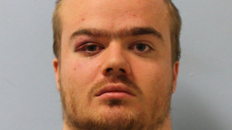 Сбросивший ребенка с балкона галереи маньяк изнасиловал сокамерника