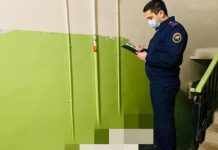 Тело ребенка нашли в подъезде дома в Саратове