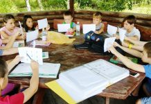 Стоит ли отправлять ребёнка в детский лагерь