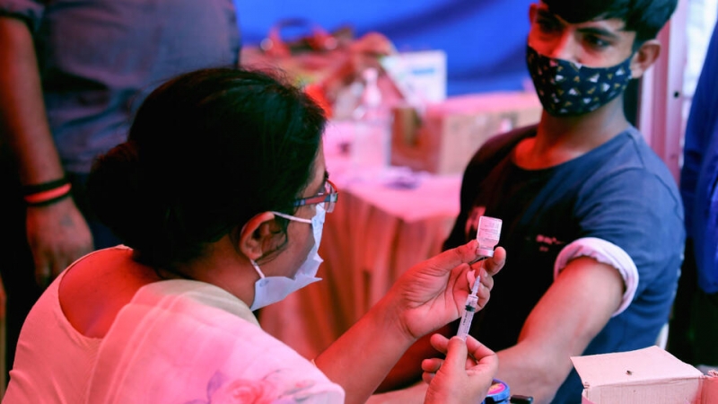 Индия одобрила Covaxin для вакцинации против COVID детей от 12 лет