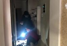 Кадры из квартиры в Красноярске, где нашли задушенную девочку