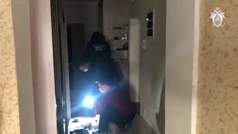 Кадры из квартиры в Красноярске, где нашли задушенную девочку