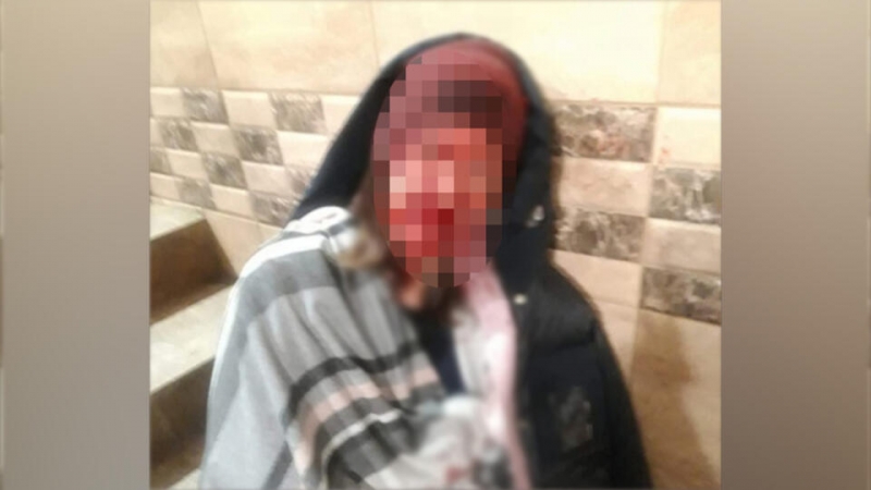 Неизвестный избил женщину и похитил у нее ребенка в Петербурге