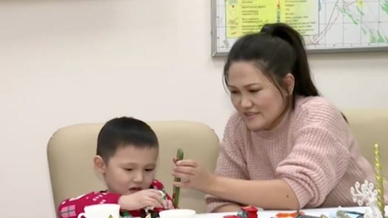 Путин поздравил с Днем спасателя мечтающего стать пожарным мальчика