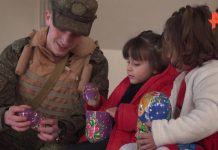 Российские военные прокуроры помогли сирийским девочкам-сиротам