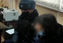 СК показал кадры допроса матери замерзших под Саратовом детей