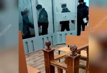 Суд арестовал мать, придушившую и бросившую детей в овраге