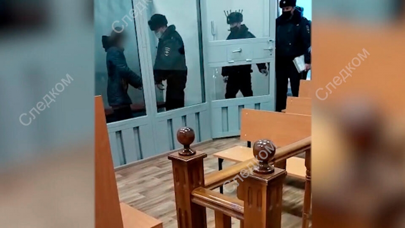 Суд арестовал мать, придушившую и бросившую детей в овраге