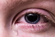 Украинец оставил дочь на обочине, потому что она «не влезала в салон»