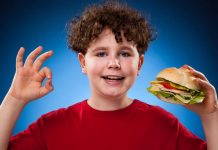 В Госдуме выступили за ограничение участия детей в рекламе фастфуда