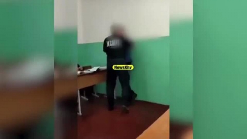 В Хабаровске учитель избил ученика из-за шариковой ручки