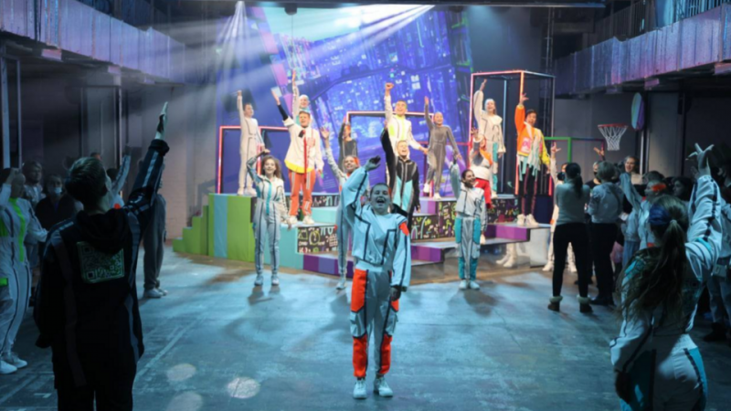В России поставили первый в мире детский иммерсивный мюзикл Zumer