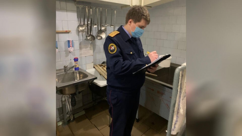 Более 40 детей отравились в школе в Чувашии