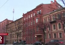 Брошенных родителями голодать детей в Петербурге забрали в дом ребенка