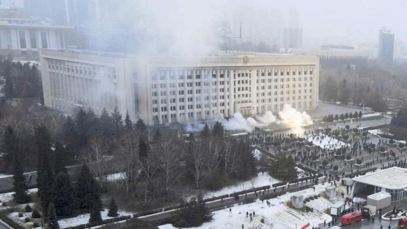 Дипломаты помогли вывезти из Казахстана российских школьников