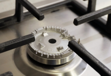 Горе-мать после ссоры с сожителем пыталась отравить ребенка газом