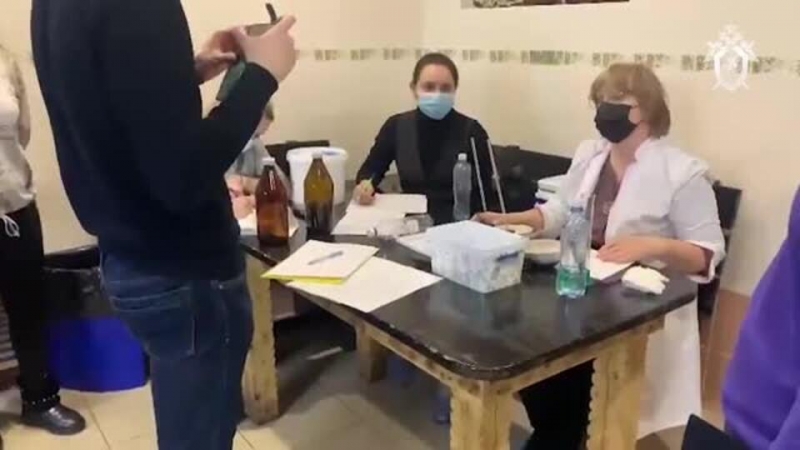 Кадры из "Райской лагуны", где дети отравились парами хлора