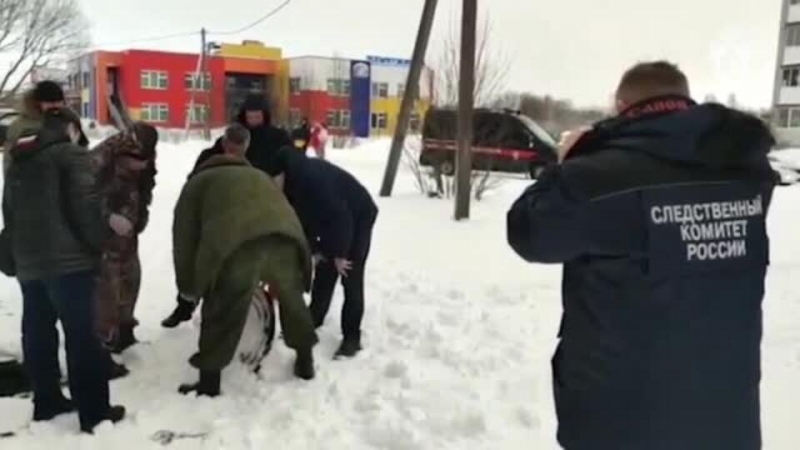 Мать о просидевшем почти сутки в канализации мальчике: "Закрылся люк"