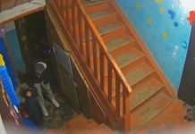 «Не ной!»: многодетная мать жестоко избила сына-первоклашку в подъезде