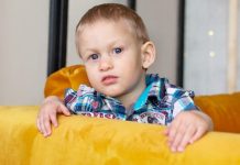 РЕН ТВ собирает деньги на спасение маленького Никиты с редкой болезнью