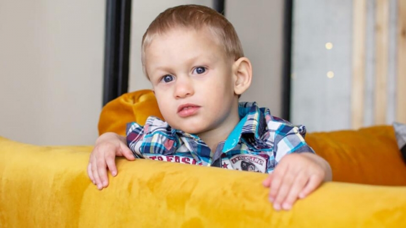 РЕН ТВ собирает деньги на спасение маленького Никиты с редкой болезнью