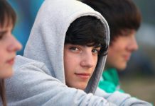 Сеть центров для работы с подростками «группы риска» создали в России