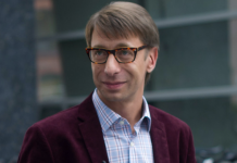 Стало известно о судах телеведущего Зеленского незадолго до его смерти