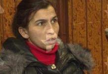 Суд арестовал мать пропавшей под Новгородом девочки