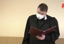 В Омске выпустили на свободу отца, швырявшего детей об пол