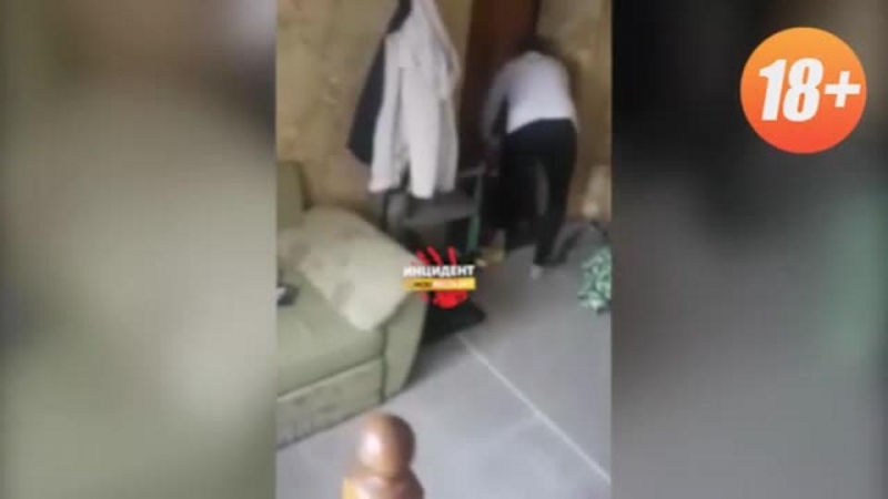 В Омске выпустили на свободу отца, швырявшего детей об пол